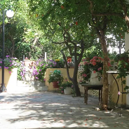 Aparthotel La Luna Stalida