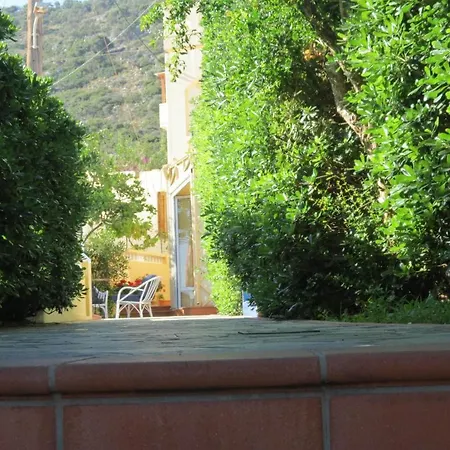 La Luna Aparthotel 3*