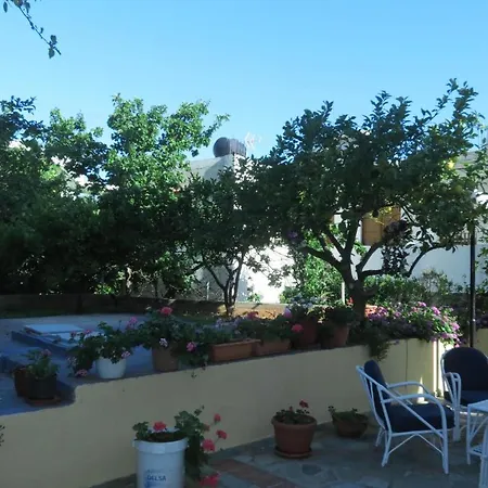La Luna Aparthotel 3*